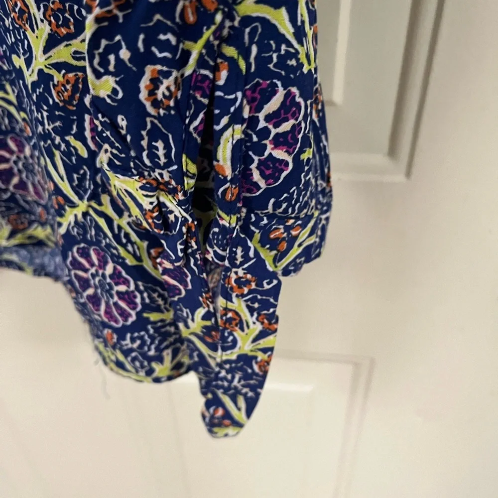 Patterned Blouse - Picture 4 of 6